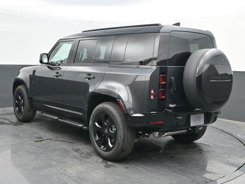2025 Land Rover Defender P400 X-Dynamic SE