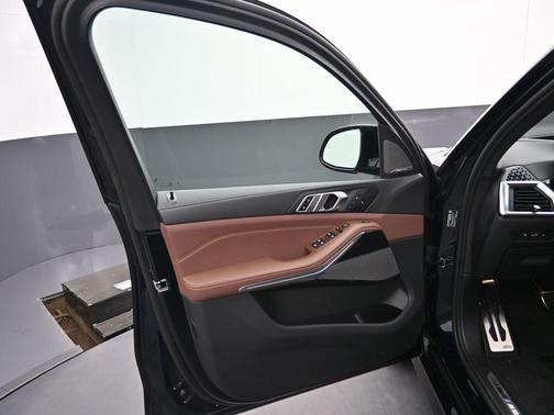 Carbon Black Metallic 2026 BMW X5 M60i