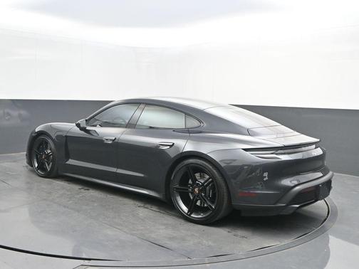 2020 Porsche Taycan Turbo
