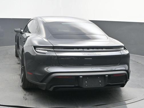 2020 Porsche Taycan Turbo