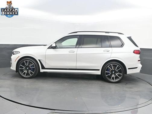 Mineral White Metallic 2022 BMW X7 xDrive40i