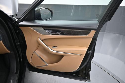 Santorini Black 2022 Jaguar F-PACE S