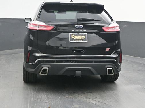 2021 Ford Edge ST
