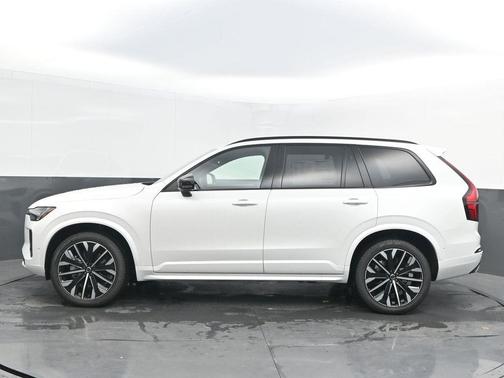 2026 Volvo XC90 B6 Ultra Dark Theme 7-Seater