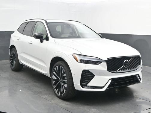 2026 Volvo XC60 B5 Ultra