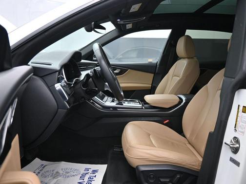 Carrara White 2020 Audi Q8 55 Premium