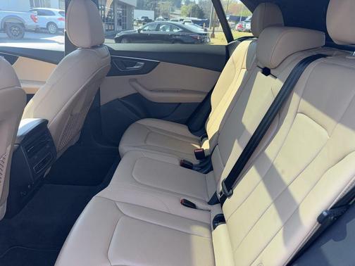 2020 Audi Q8 55 Premium