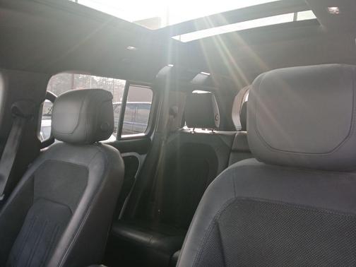 2022 Land Rover Defender 110 V8