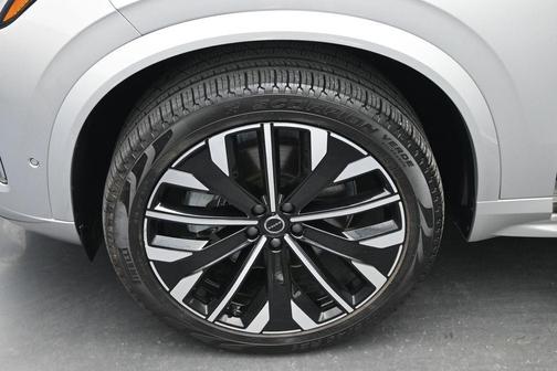 Silver 2025 Volvo XC90 B5 Plus