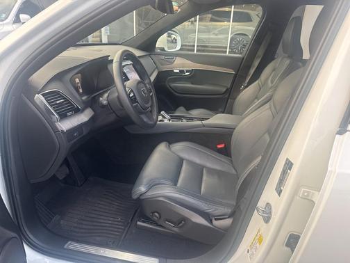 2023 Volvo XC90 B6 Ultimate 7-Seater