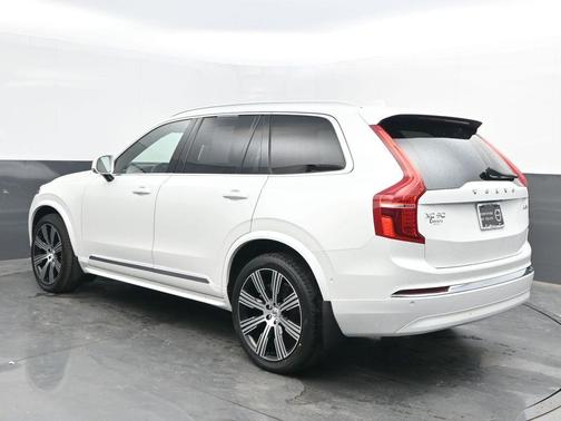 2023 Volvo XC90 B6 Ultimate 7-Seater