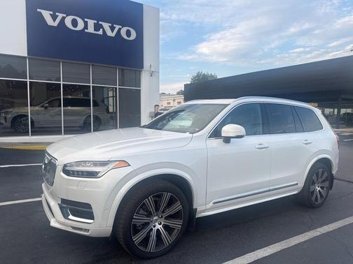 2023 Volvo XC90 B6 Ultimate 7-Seater