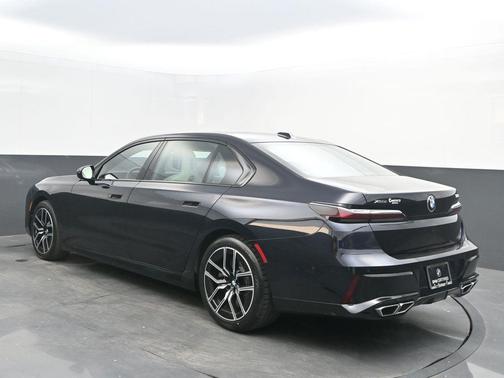 2023 BMW 760 760i xDrive