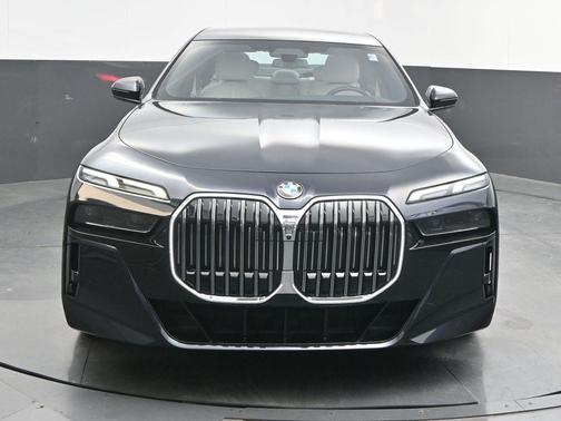 2023 BMW 760 760i xDrive