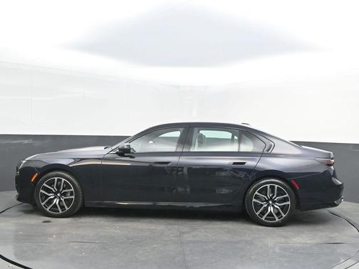 2023 BMW 760 760i xDrive