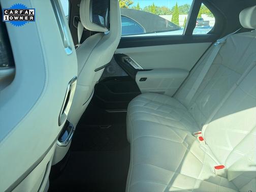 2023 BMW 760 760i xDrive