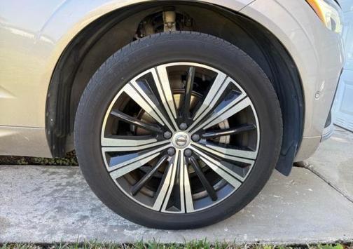 2023 Volvo XC60 B5 Plus Bright Theme