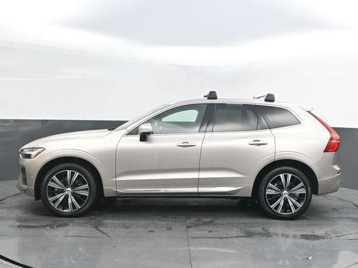 2023 Volvo XC60 B5 Plus Bright Theme