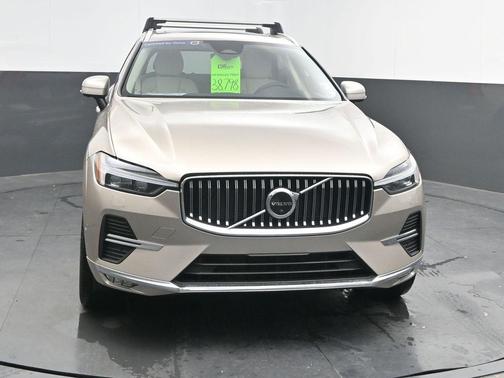 2023 Volvo XC60 B5 Plus Bright Theme