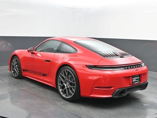 2025 Porsche 911 Carrera