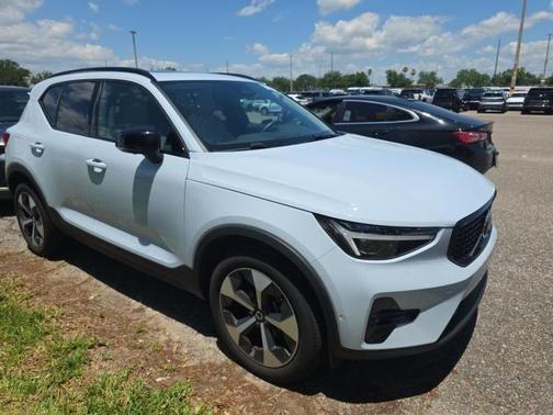 Cloud 9 White 2026 Volvo XC40 B5 Plus
