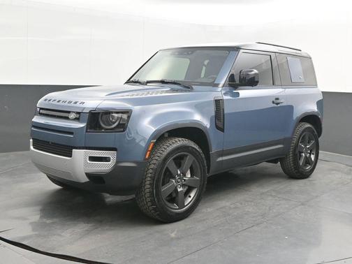 2023 Land Rover Defender SE