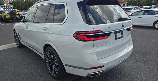 Mineral White Metallic 2024 BMW X7 xDrive40i