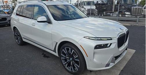 Mineral White Metallic 2024 BMW X7 xDrive40i