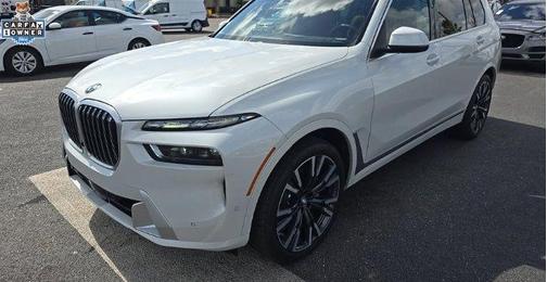 Mineral White Metallic 2024 BMW X7 xDrive40i
