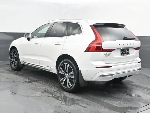 2023 Volvo XC60 Recharge Plug-In Hybrid T8 Ultimate Bright Theme