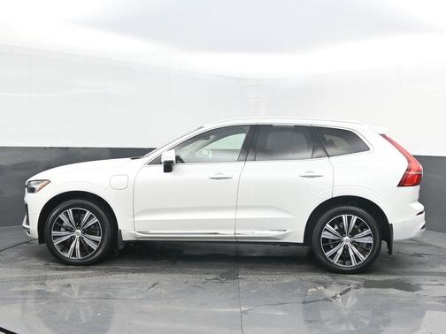 2023 Volvo XC60 Recharge Plug-In Hybrid T8 Ultimate Bright Theme