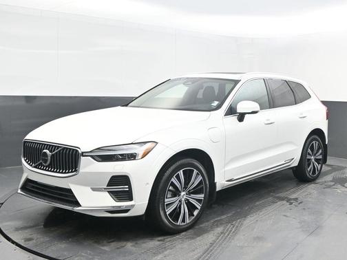 2023 Volvo XC60 Recharge Plug-In Hybrid T8 Ultimate Bright Theme