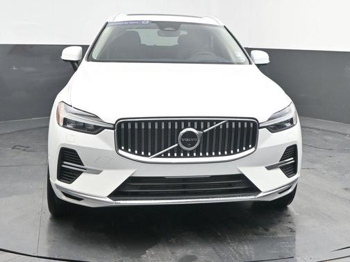 2023 Volvo XC60 Recharge Plug-In Hybrid T8 Ultimate Bright Theme