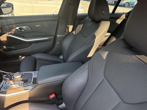 2021 BMW 330 i xDrive