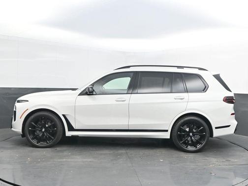 2026 BMW X7 M60i