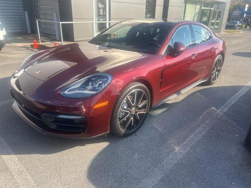 2022 Porsche Panamera 