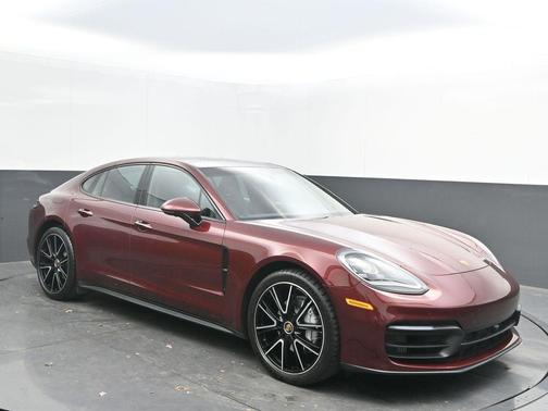 2022 Porsche Panamera 4