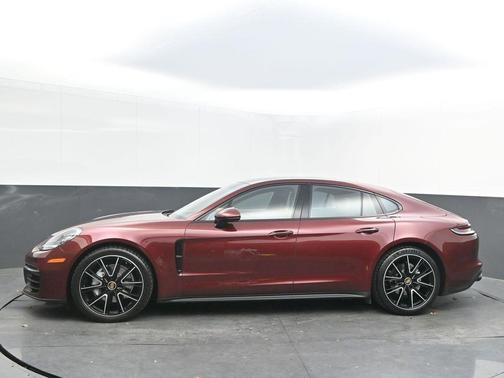 2022 Porsche Panamera 4