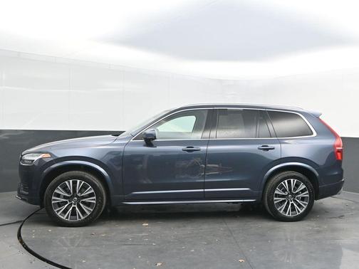 2020 Volvo XC90 T5 Momentum 7 Passenger