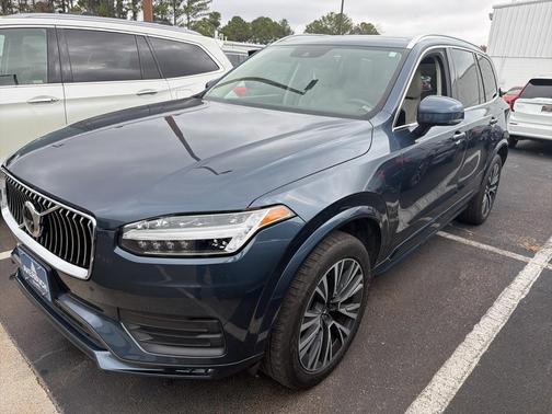 2020 Volvo XC90 T5 Momentum 7 Passenger