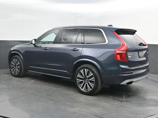 2020 Volvo XC90 T5 Momentum 7 Passenger