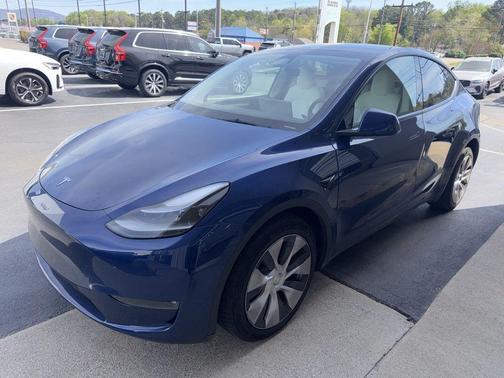 2023 Tesla Model Y Long Range