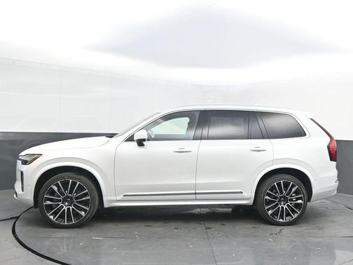 Crystal White Pearl 2026 Volvo XC90 B6 Plus 7-Seater