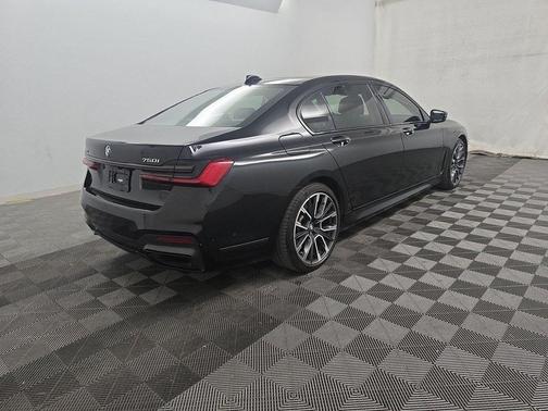 2022 BMW 750 i xDrive