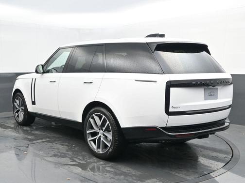 2025 Land Rover Range Rover P530 SE