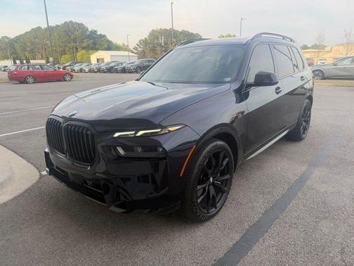 Carbon Black Metallic 2024 BMW X7 xDrive40i