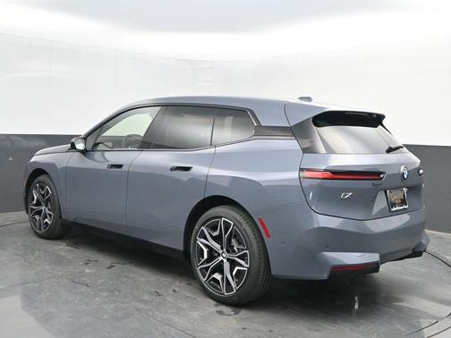 2026 BMW iX xDrive45
