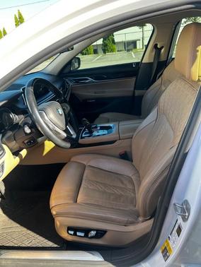 2018 BMW 740e xDrive iPerformance