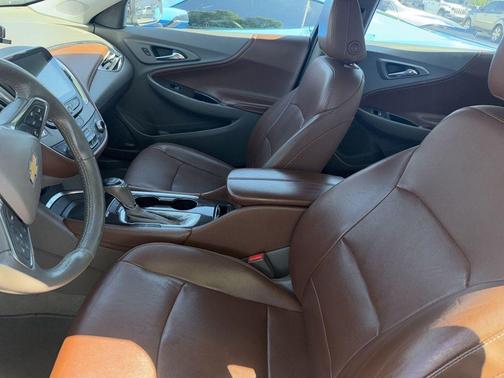 Pepperdust Metallic 2017 Chevrolet Malibu Premier