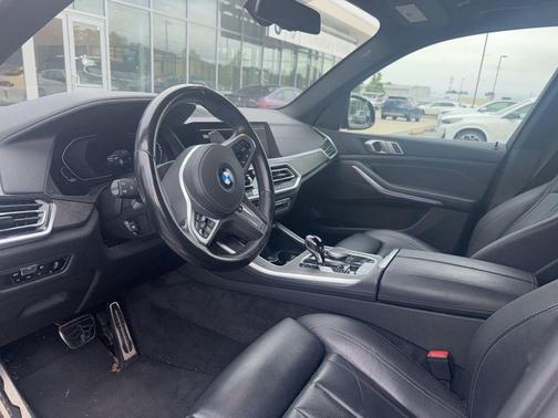 Carbon Black Metallic 2022 BMW X5 xDrive40i